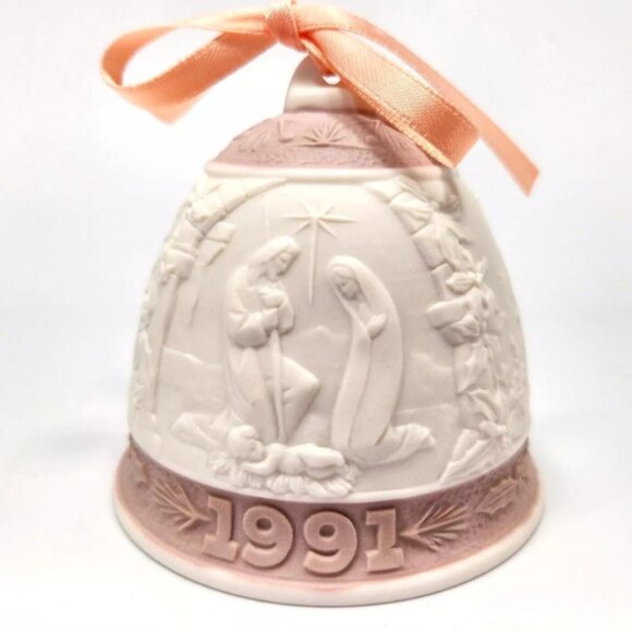 Lladro NIB VINTAGE Set of 7 Porcelain Christmas Bells, 1987 thru 1996, 3"Hx3"W - Picture 6 of 8